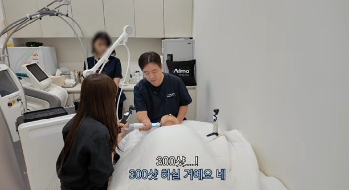 "딸 성형 속상하다더니..." 강예원 어머니, 피부과서 얼굴 300샷 맞게 된 진짜 이유