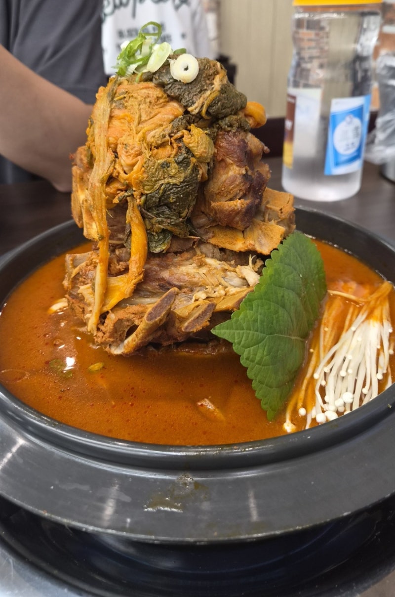 평택비전동맛집 청년감자탕순대국 평택만세로점｜탑처럼 쌓인 푸짐한 감자탕