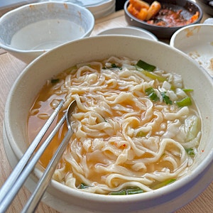 부산 공원 칼국수 주차 오픈런 웨이팅 대연동 오륙도 맛집 혼밥