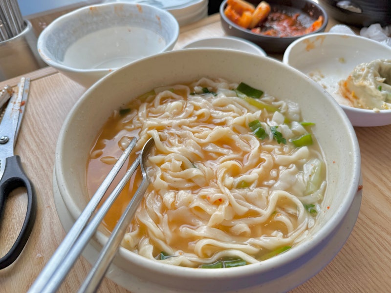 부산 공원 칼국수 주차 오픈런 웨이팅 대연동 오륙도 맛집 혼밥