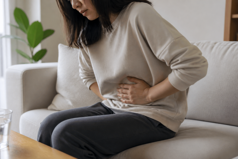 여자 왼쪽 배통증, 생리통과 다른 신호는 어떻게 살필까요
