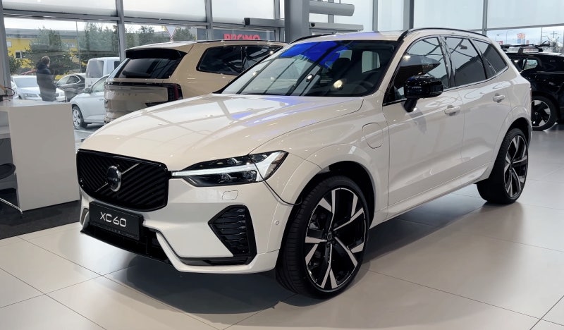 볼보 XC60 2026 B5 T8 가격 차이 플러그인 하이브리드 전기주행