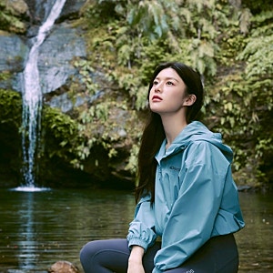 고윤정 바람막이 추천｜디스커버리 여성 크롭 아웃도어 자켓, 예쁜 간절기 아우터