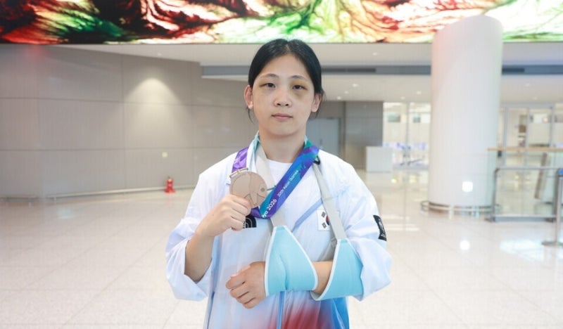 “어깨가 나가도 끝까지…” 이보미, 한국 MMA 역사상 첫 아시안게임 메달