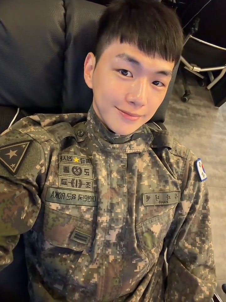 강다니엘..[녤채널+녤스스] 군인이 이렇게 예뻐도 되는건가요