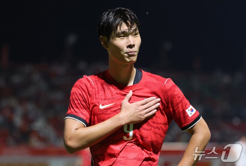 이영준 첫 선발에 2골…한국 축구, 베트남전 4-0으로 끝낸 8강전 분위기 뒤집기