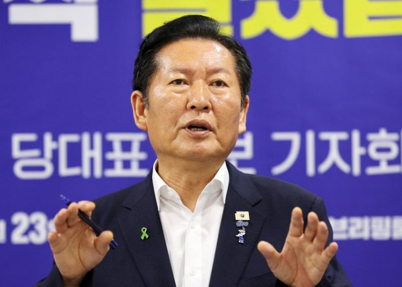 물 한 모금도 못 넘기던 정청래, 7일 만에 입에 넣은 뜻밖의 한 숟갈