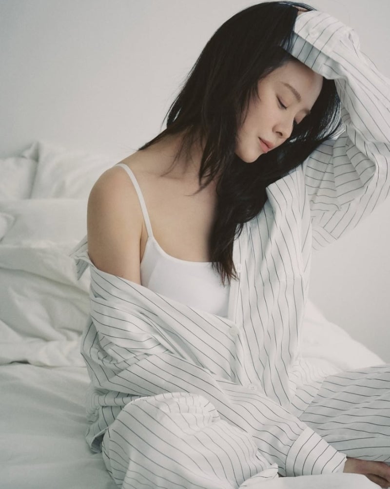 송지효 속옷 브랜드 CEO 된 근황…신제품 모델까지 직접 나섰다