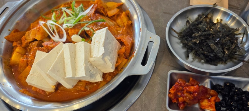 동탄 반송동 맛집 고기집양푼이 김치찌개&삼겹살, 삼겹김치찜에 계란말이까지 든든한 한 끼