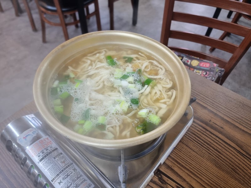 대천해수욕장 민속촌 칼국수, 황태와 바지락이 어우러진 시원한 손칼국수