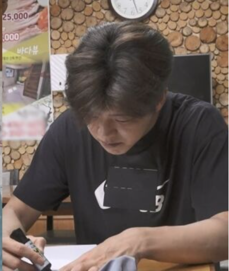 박지현, 외삼촌도 놀란 인기…가는 곳마다 사인 요청 (‘나혼자산다’)