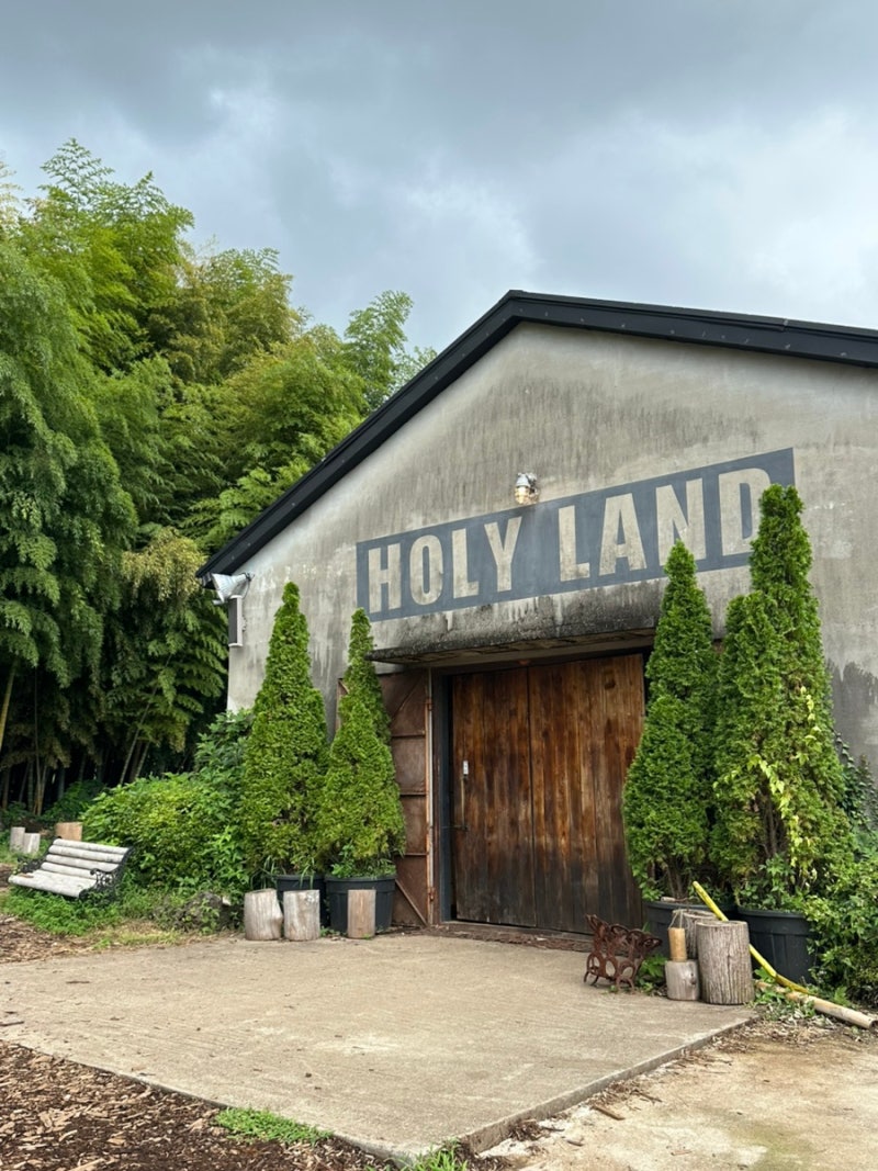 濟州西歸浦必訪景點，拍照打卡點，馬場咖啡廳「大韓牧場 HOLY LAND」