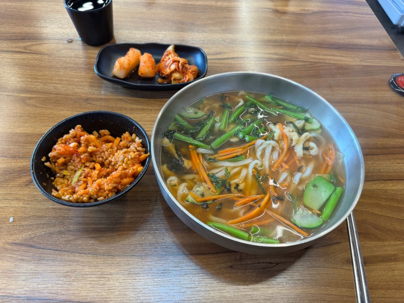 수원 권선동 맛집 석촌칼국수보리밥 수원점 든든한 식사 후기