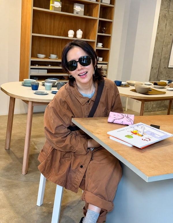 손예진, 아들이 직접 찍어준 사진 공개…"추석엔 가족과 따로 ‘스캔들’ 보세요" !