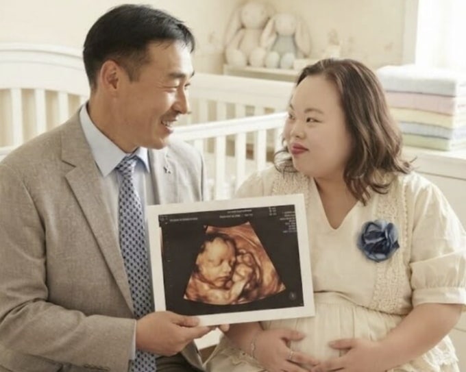 서은혜 임신설, 사실은 추석 카드 앱이 만든 AI 이미지였다…"아이 갖지 않기로 합의"