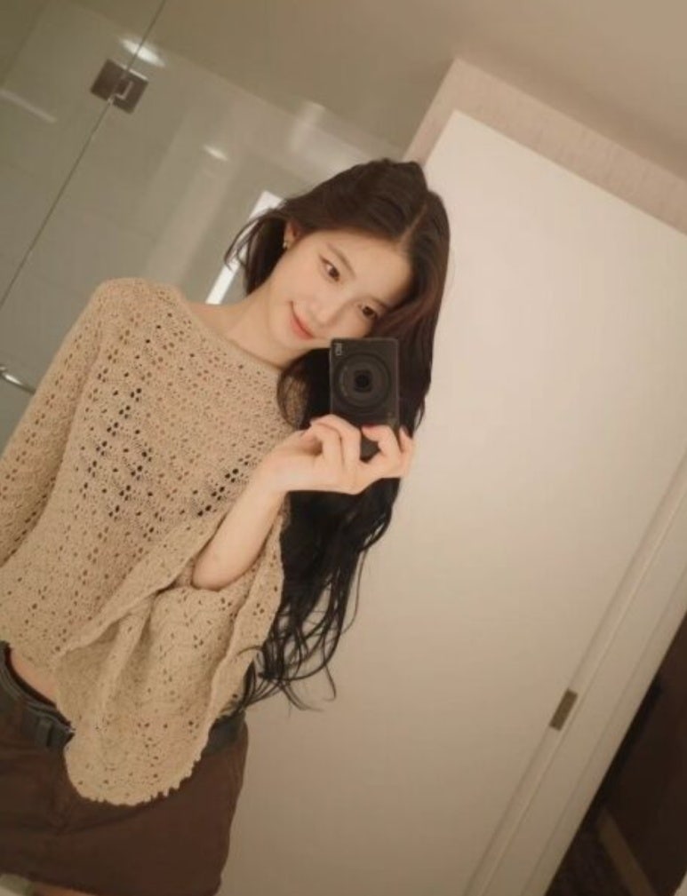 르세라핌 카즈하, 수지 닮은꼴 청순함에 드러난 '한 줌 허리' 반전