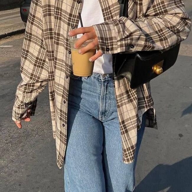 가을 체크 셔츠, 청바지에만 입지 마세요! 분위기 달라지는 활용법