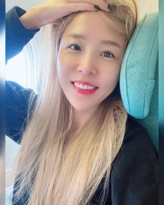 "28년차 코요태 신지", 달라진 얼굴에 성형설 터졌다…결국 꺼내든 엑스레이의 정체