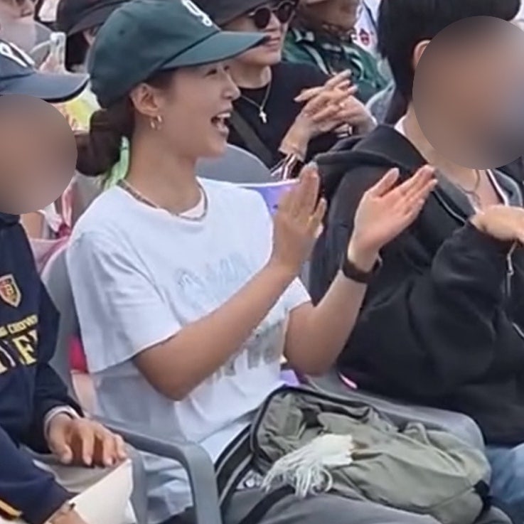 니가왜거기서나와?전국노래자랑 황금객석 1열에서 포착된 전직소녀!(내가못산다ㅋㅋㅋ)