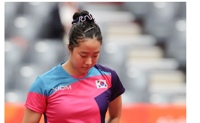 '충격' 한국 탁구 희망 신유빈, 단식마저 끝났다…'한국전 51승 0패' 세계 최강 중국 왕만위에 ....