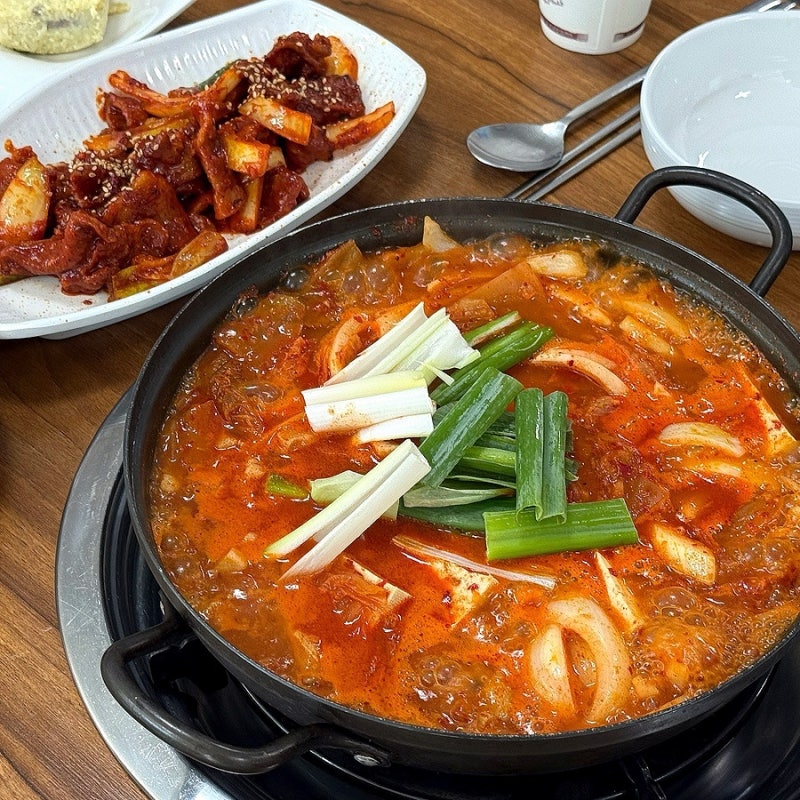 천안 성정동 김치찌개 제육볶음 모란식당ㅣ백반 한식 직장인 점심맛집 추천