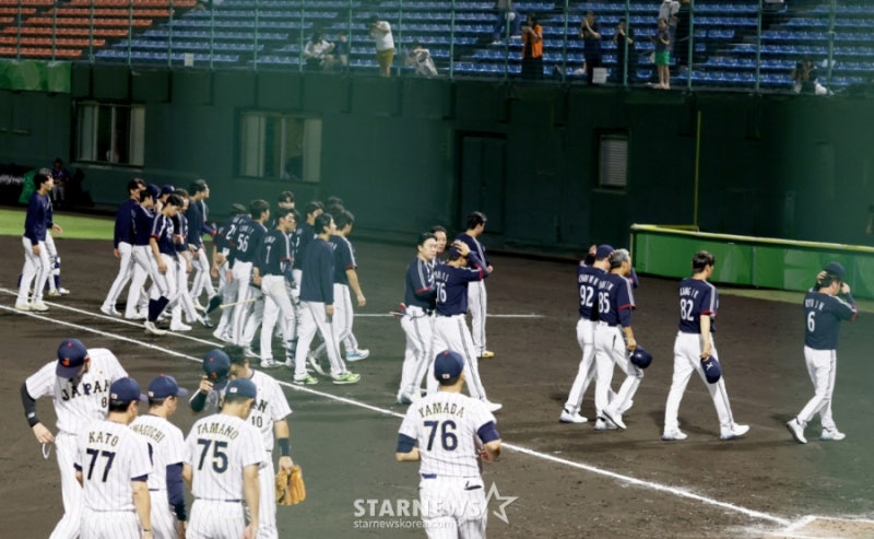 한국 야구 일본에 0-5 완패, 20년 만의 한일전 패배…사회인 투수에게 7이닝 막혔다