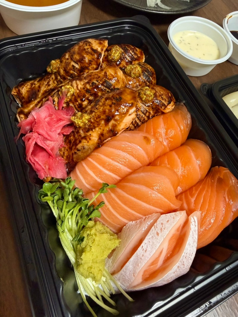 [부산 광안리] 연어정이: 연어초밥 맛집 생연어 그릴연어 반반 포장 후기