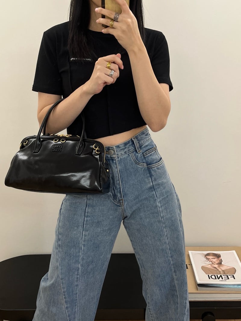 미우미우 카프리 레더 가죽 클러치 미니백 추천 수납력 후기