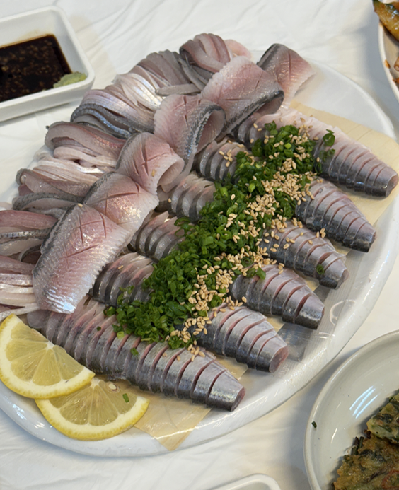 [부산 범일동 최고의 칼맛을 느낄 수 있는 전어회 1티어 맛집] 중앙횟집