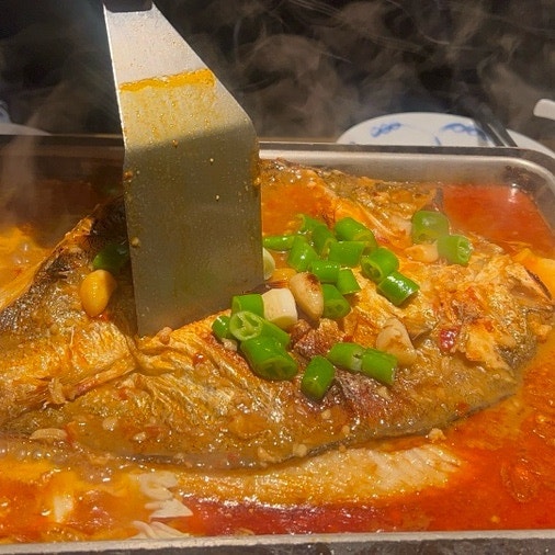 칭다오 믹스몰 맛집 루위 炉鱼 마늘맛 카오위 후기｜고덕지도 주소까지