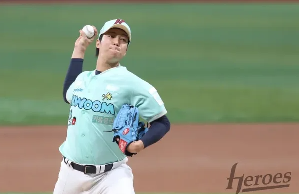 꼴찌가 1위를 10-1로 잡았다…안우진이 키움의 2027을 바꾸는 이유