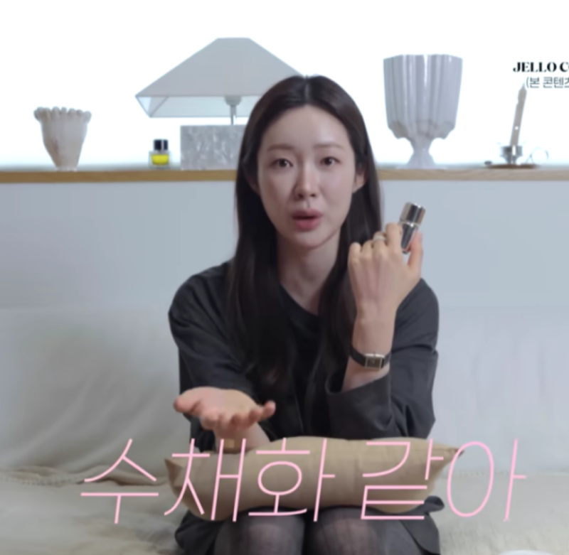 "직접 발라보면 압니다..." 쿨톤마저 형광등 켜주는 맥 '1위' 무화과 립스틱