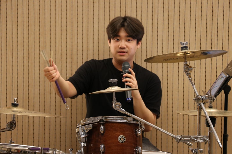 오늘은뮤직 성수건대점 드럼 연습실 모습
