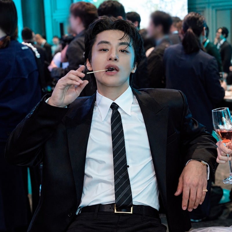 Koo Kyo-hwan's Profile: The Man Who Initially Distances Himself But Always Draws You Closer
