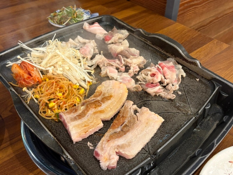 목포맛집 | 용해동 가성비 고기집! 대패삼겹살부터 샐러드바까지 무한리필 “용해대패가”