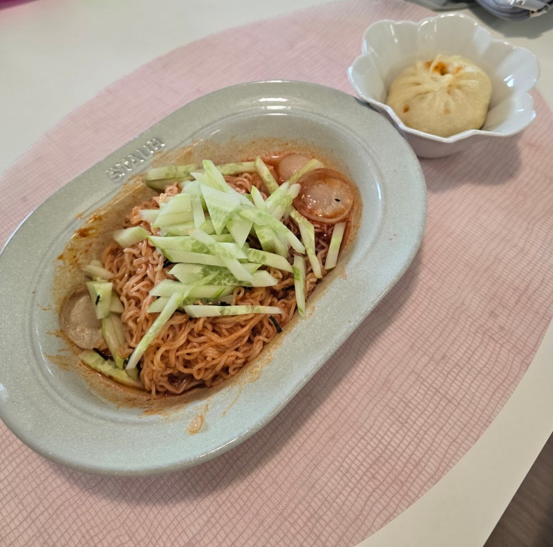 만능접시 끝판왕 ㅣ커리, 파스타, 샐러 모두 OKl 튼튼하고 식세기 가능한 '스타우브 카레 플레....