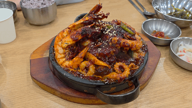 대구 동성로 맛집 신라식당1985년부터 이어진 돌판 낙지볶음, 한일점 웨이팅 맵기까지
