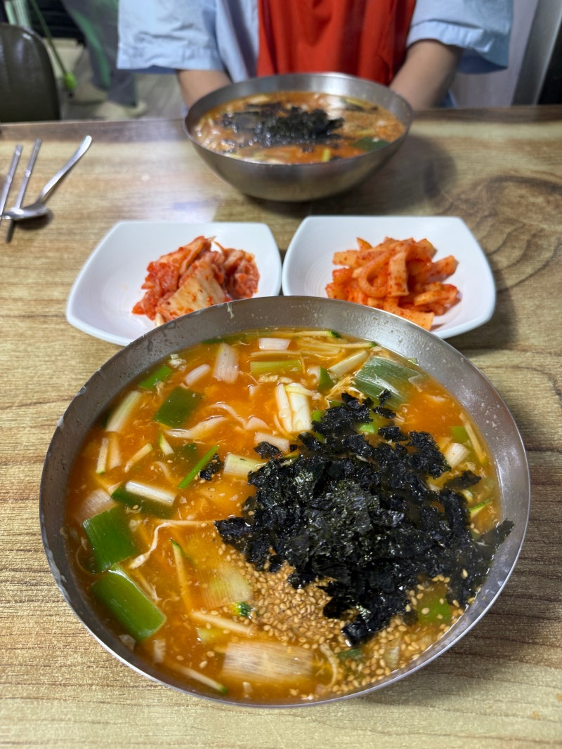 [강릉 맛집] 강릉 형제칼국수 주말 웨이팅 후기! 3번 더얼매운맛 맵기 추천
