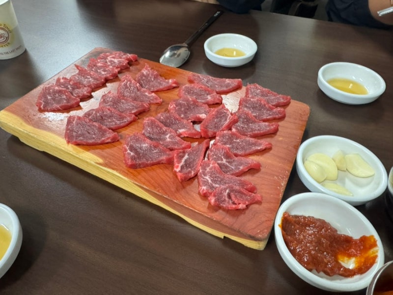 대전 태평소국밥｜육사시미부터 국밥까지, 대전가면 꼭 먹어봐야 할 맛집