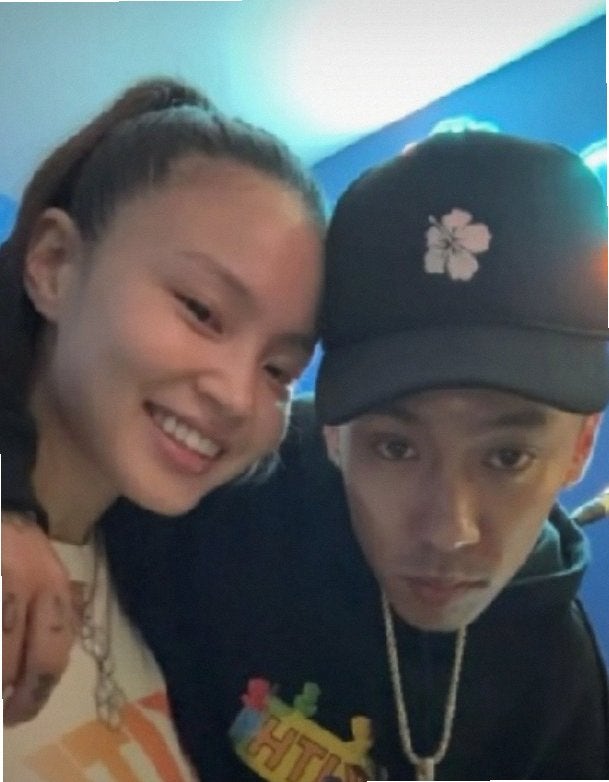 도끼 이하이 5년 열애 끝에 몽골 무대서 무릎 꿇은 이유 (연예뉴스)