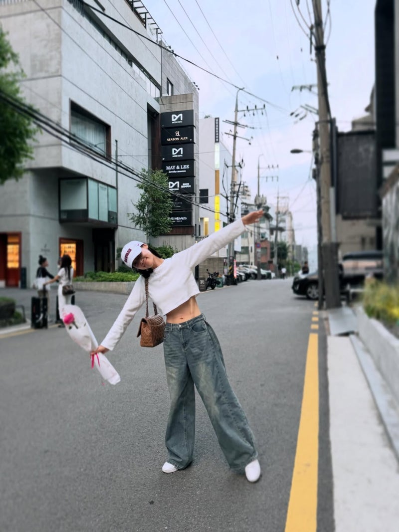 "하버드 나온 배우였어?" 추석 개봉영화 두 작품에서 쌍끌이 활약중인 여배우 일상패션