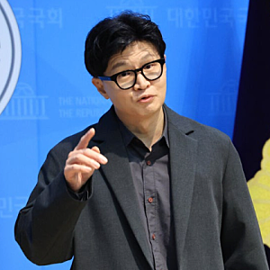 [속보] ‘김승원 저격수’ 한동훈 존재감 커졌다…정치적 득실과 수사 변수는