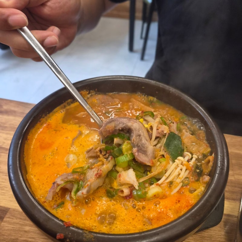 [서대문구/신촌역] 신촌 양 많은 해장국 맛집 평안도식당 (feat. 창천 공영 주차장)