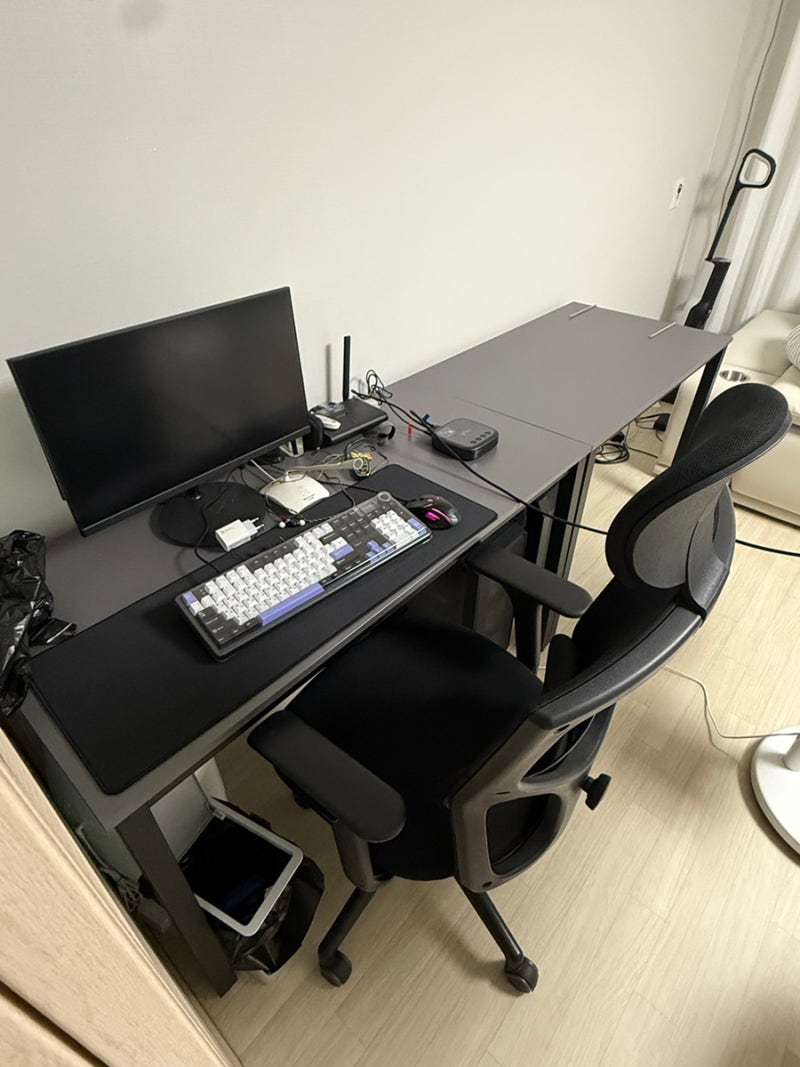 신혼부부 PC방 컴퓨터방 꾸미기 철제 컴퓨터 책상 내돈내산 후기