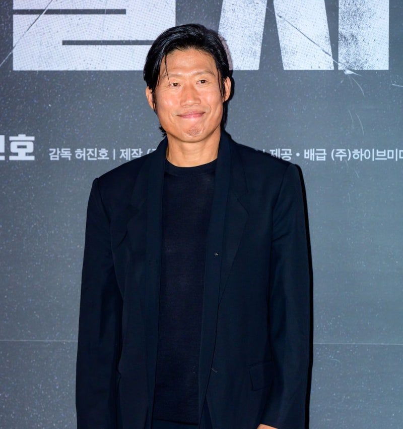 나흘 만에 100만 돌파한 '암살자(들)', 51년 전 그날의 진실은 알려진 것과 다르다는데