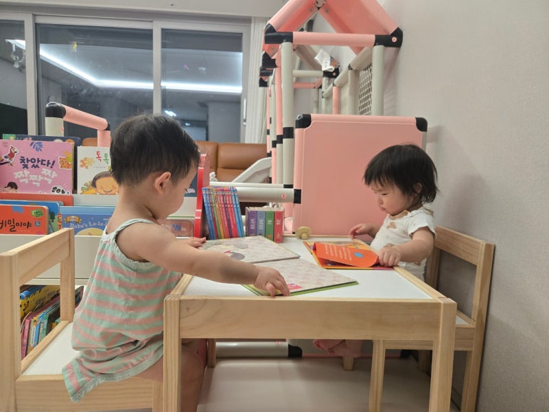 이케아 레트 vs 맘무트 유아책상 비교｜쌍둥이 집에서 레트 고른 이유