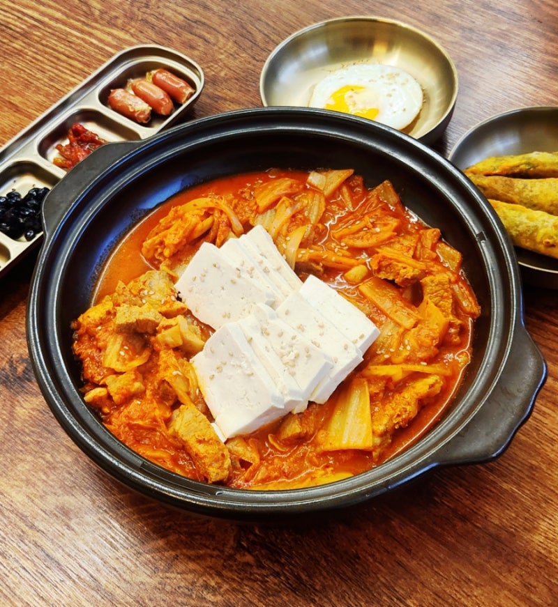 신림역 맛집 무궁김치찜 공기밥 반찬 아이스크림까지 무한리필