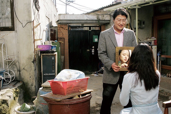The film 'Secret Sunshine' starring Song Kang Ho and Jeon Do Yeon is being re-examined on Netflix.
