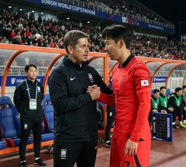 데뷔전 3-0 완승…모레노호, 손흥민 57호골까지