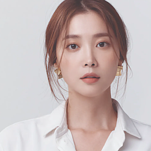 “재혼 두 달 만에 또 깜짝 소식” 오윤아 프로필 나이 아들 재혼 근황, 남편과 웨딩화보까지....